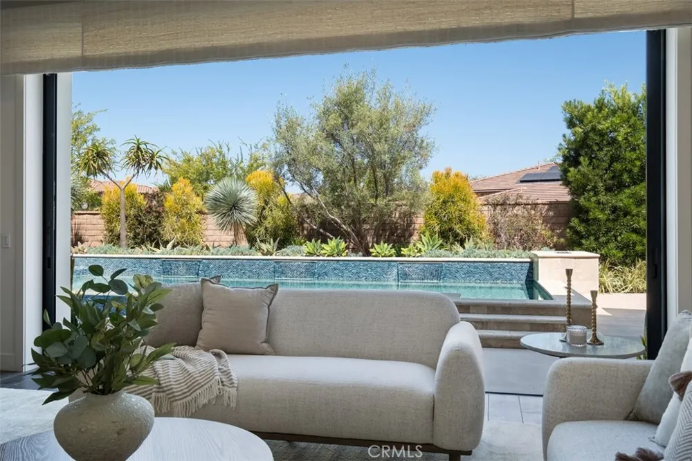 116 Knob Creek Irvine, CA 92602