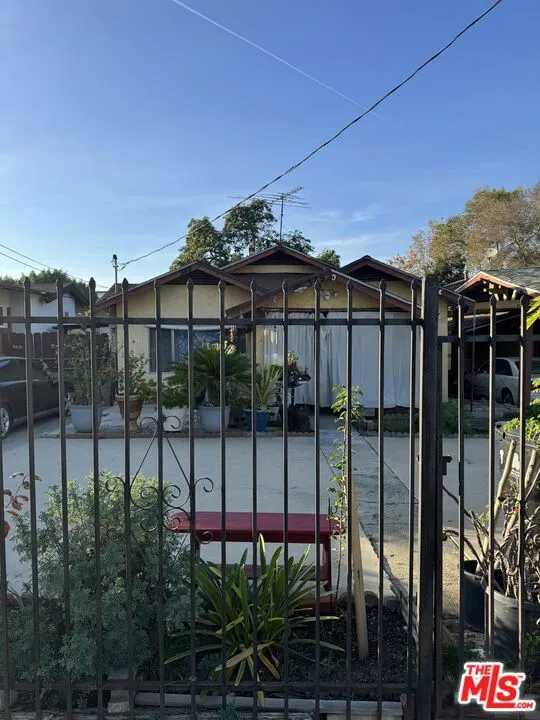 349 Reno Street Los Angeles, CA 90026