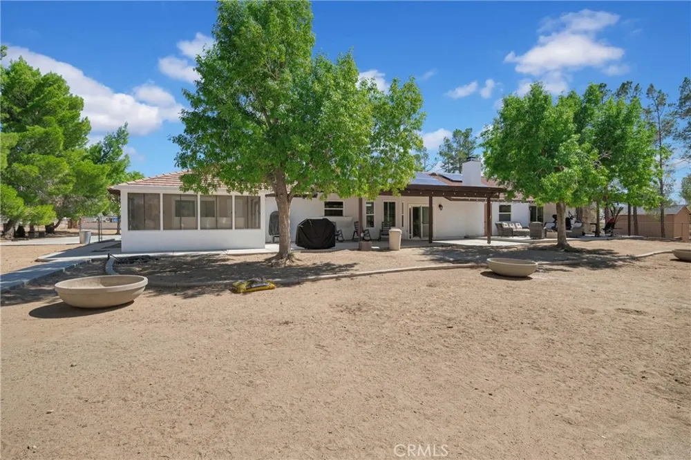 15908 Acoma Road Apple Valley, CA 92307