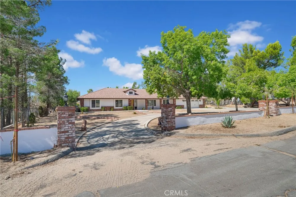 15908 Acoma Road Apple Valley, CA 92307