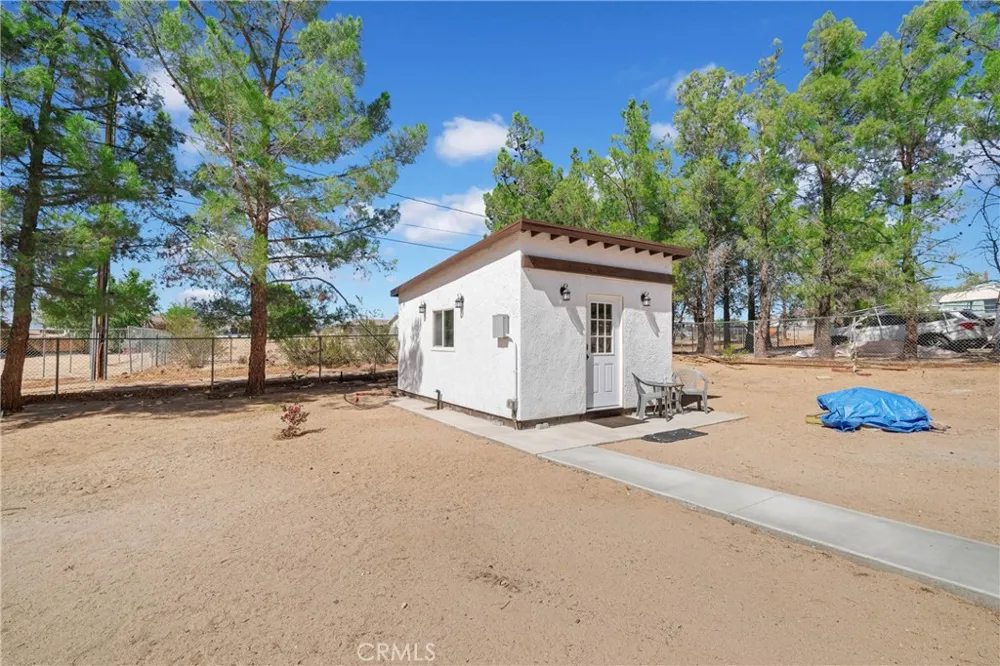 15908 Acoma Road Apple Valley, CA 92307
