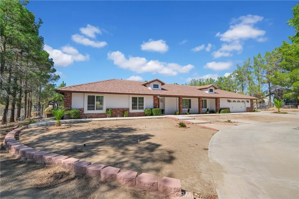 15908 Acoma Road Apple Valley, CA 92307