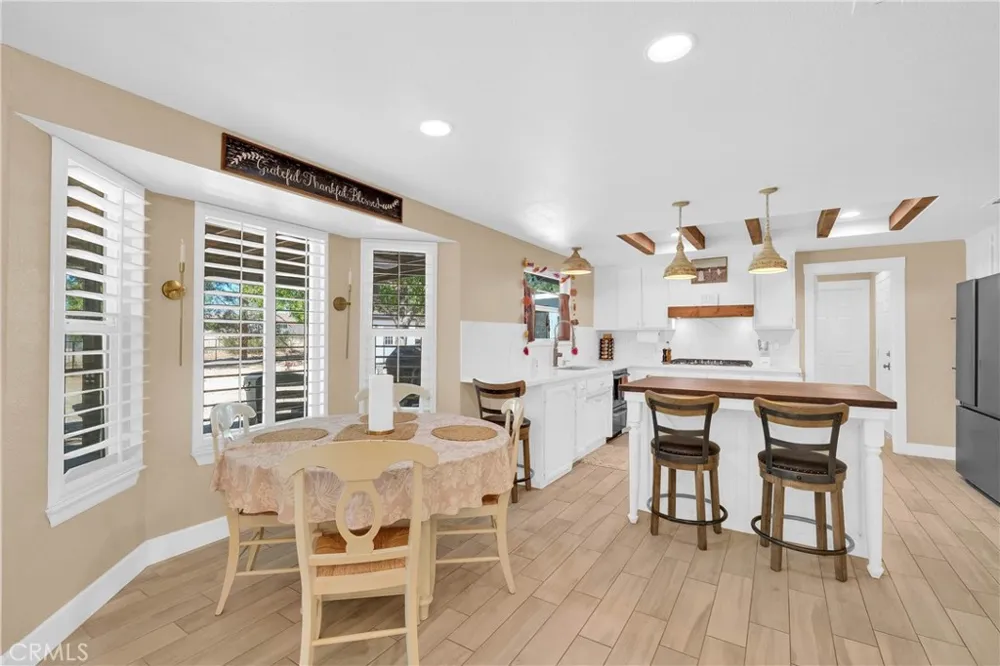 15908 Acoma Road Apple Valley, CA 92307