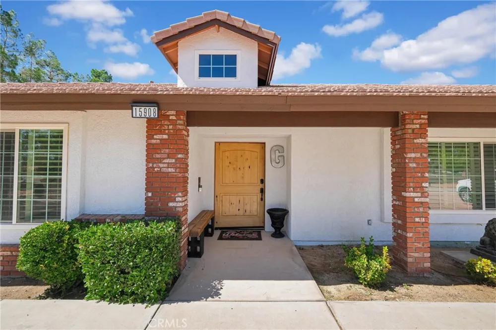15908 Acoma Road Apple Valley, CA 92307