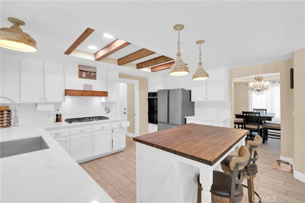 15908 Acoma Road Apple Valley, CA 92307