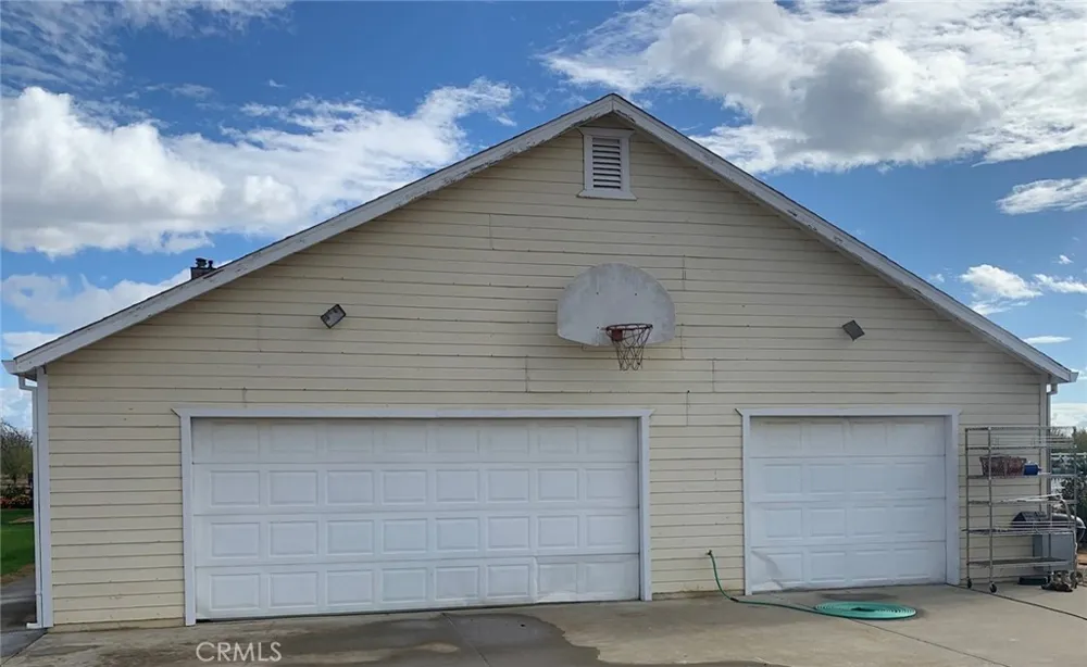 22085 FINNELL Corning, CA 96021