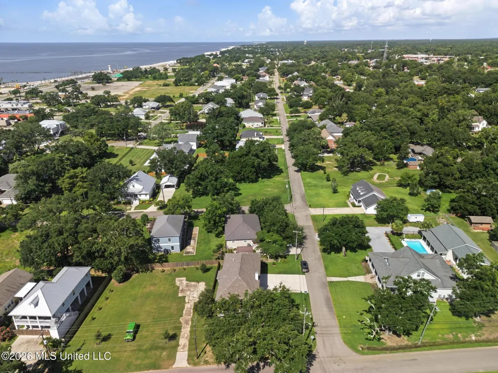 402 S Nicholson Avenue Long Beach, MS 39560
