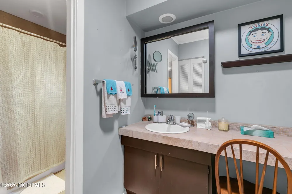 20 Western Reach Red Bank, NJ 07701