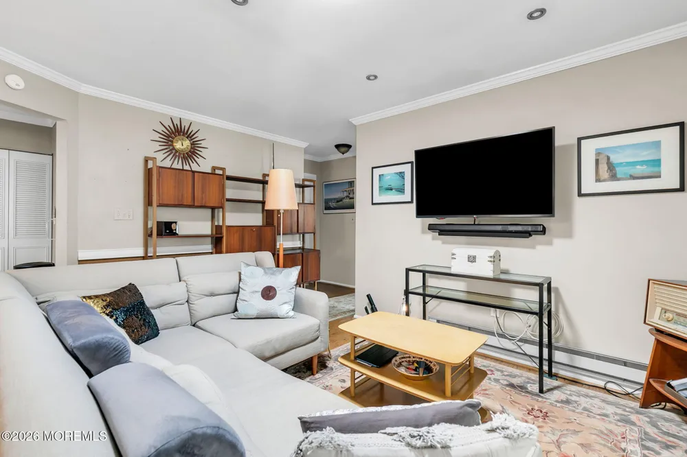 20 Western Reach Red Bank, NJ 07701