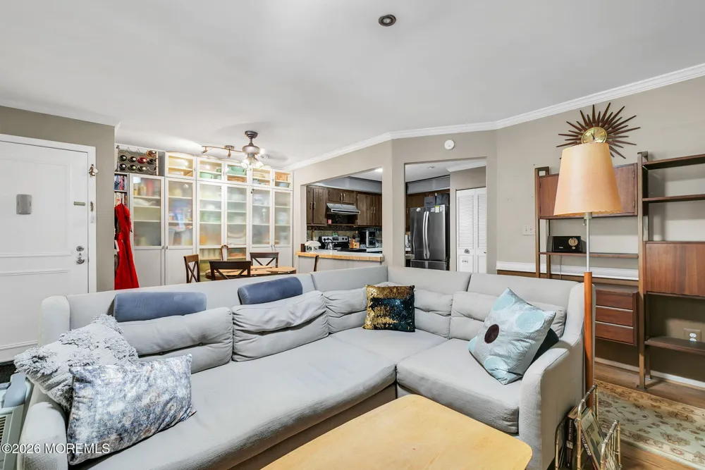 20 Western Reach Red Bank, NJ 07701