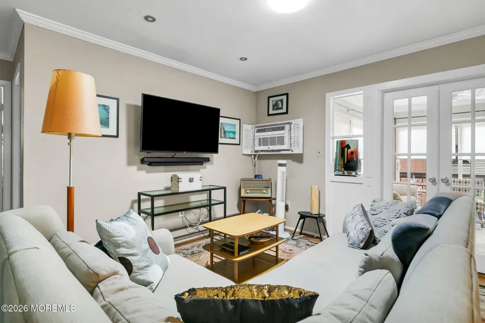 20 Western Reach Red Bank, NJ 07701