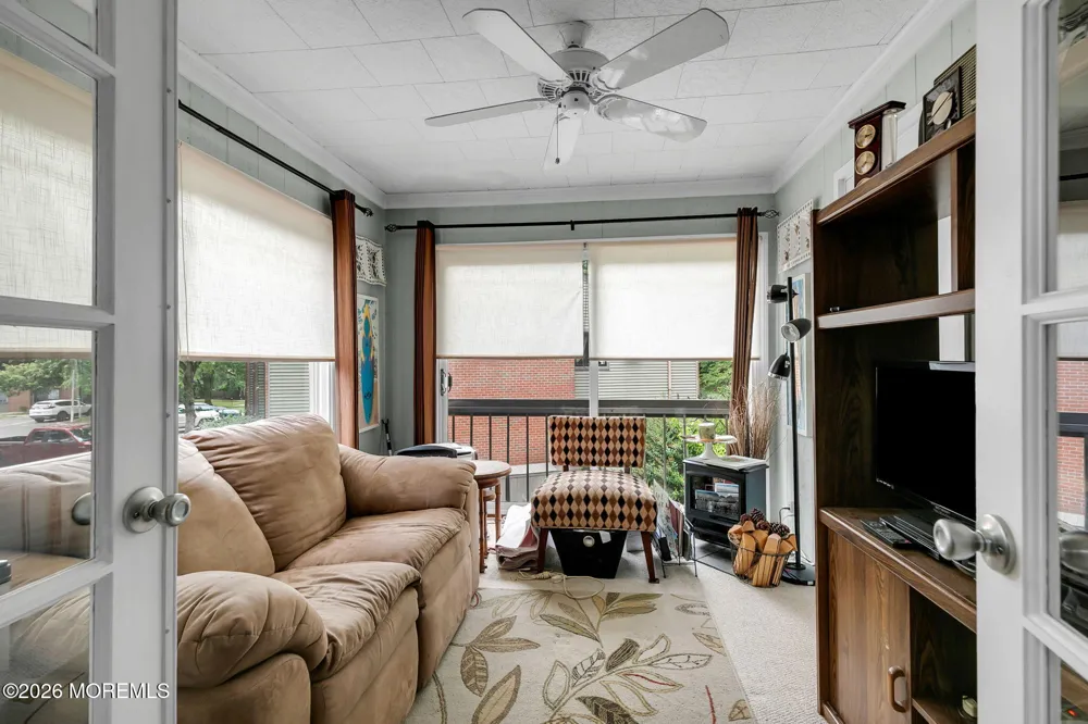 20 Western Reach Red Bank, NJ 07701