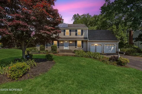 4 Oakwood Lane