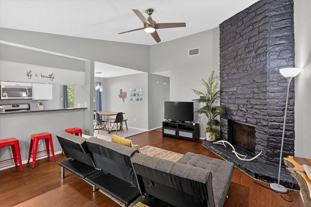11815 Lochridge Drive #B Austin, TX 78758