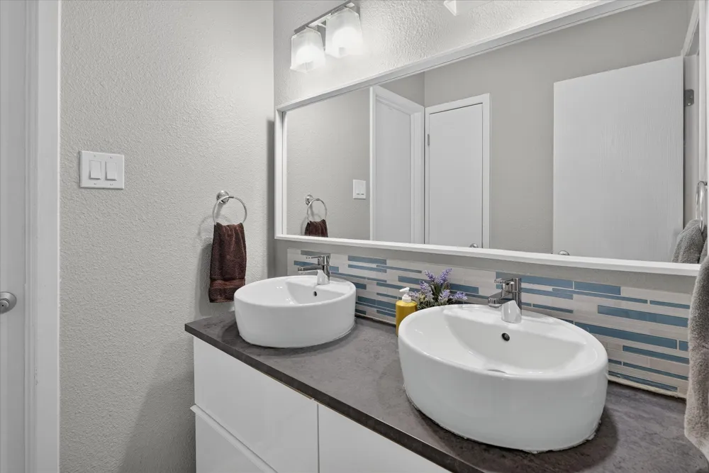 11815 Lochridge Drive #B Austin, TX 78758