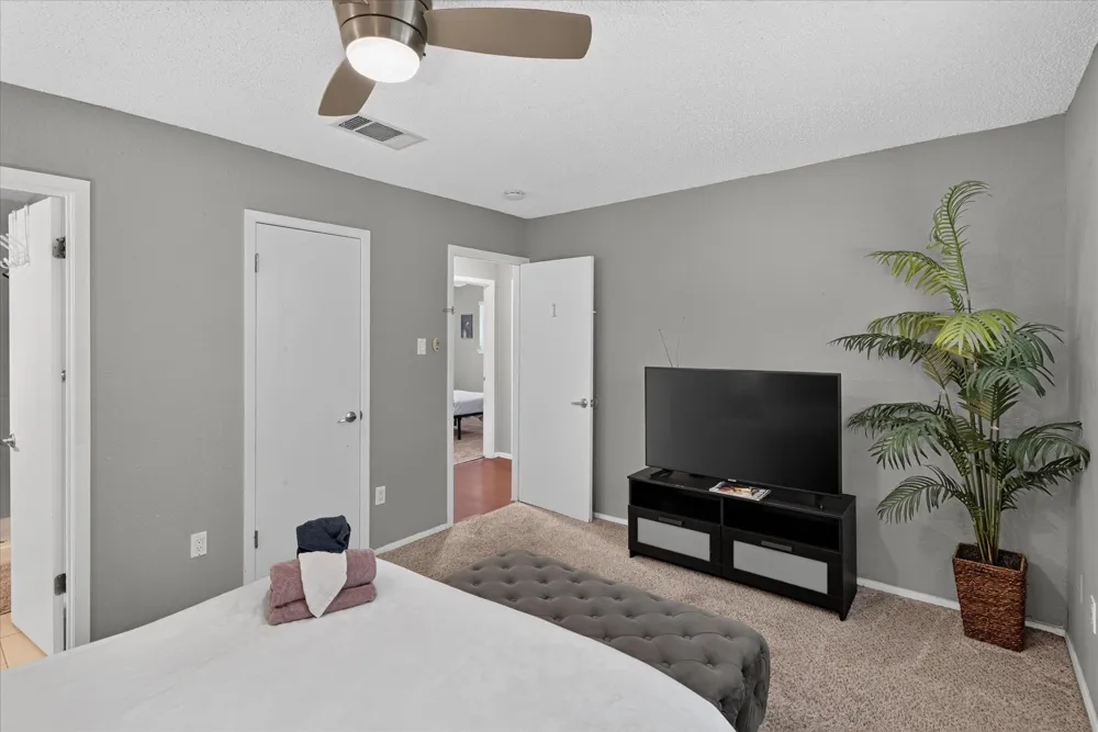 11815 Lochridge Drive #B Austin, TX 78758