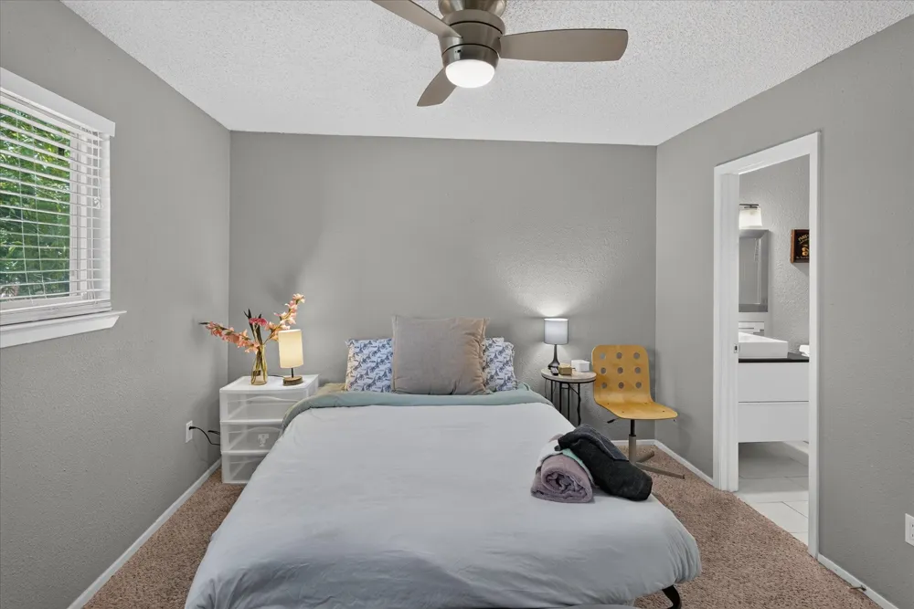 11815 Lochridge Drive #B Austin, TX 78758