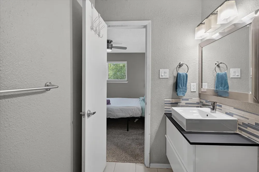 11815 Lochridge Drive #B Austin, TX 78758