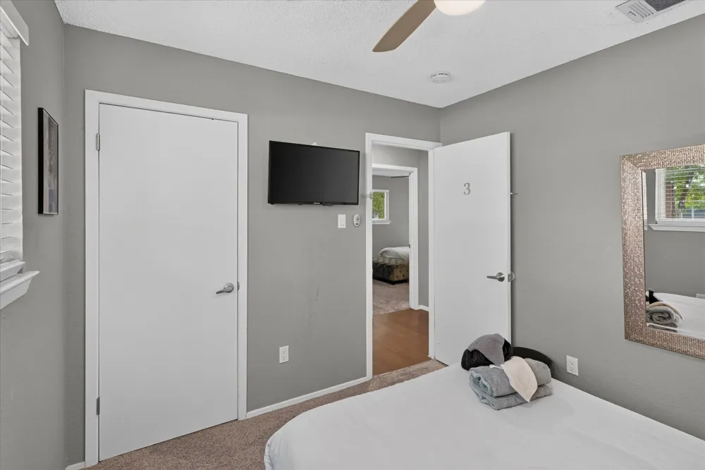 11815 Lochridge Drive #B Austin, TX 78758
