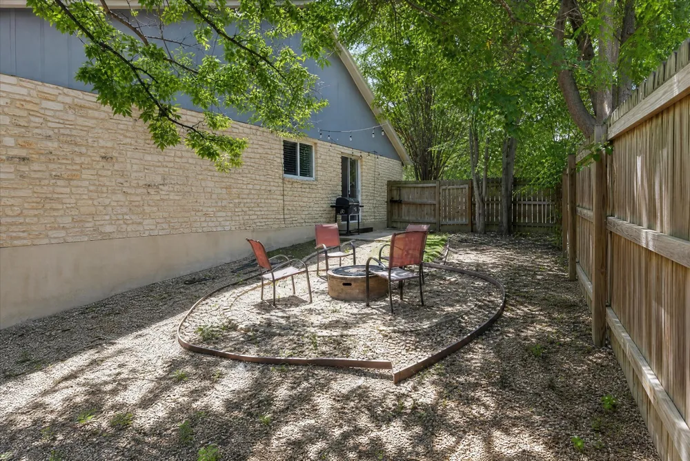 11815 Lochridge Drive #B Austin, TX 78758
