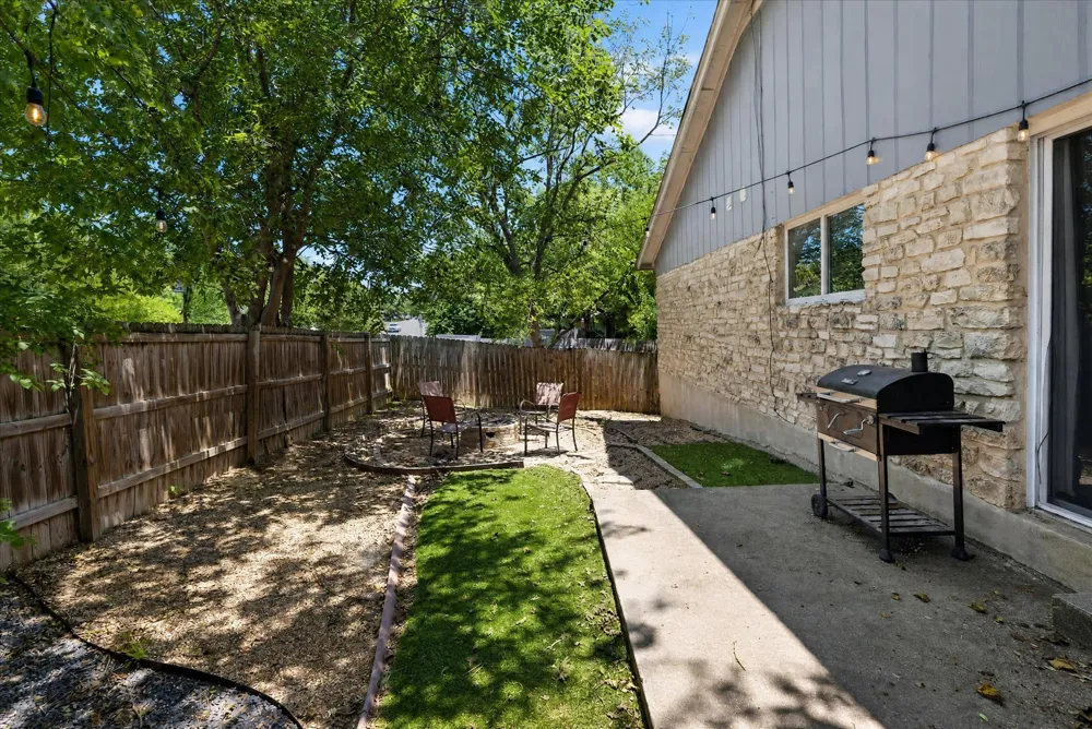11815 Lochridge Drive #B Austin, TX 78758