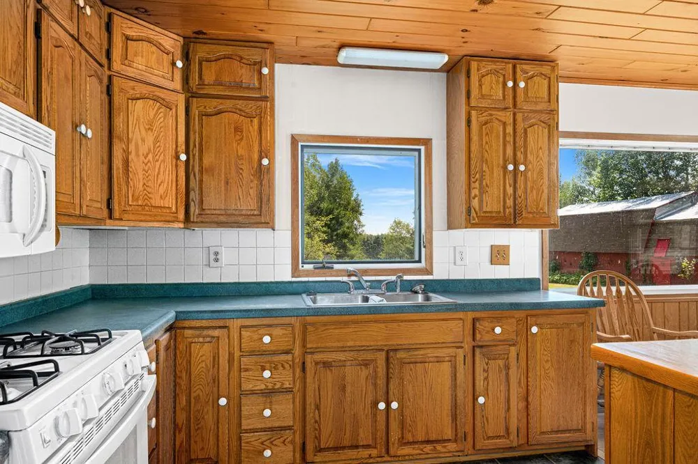 2592 Strandberg Road Barnum, MN 55707