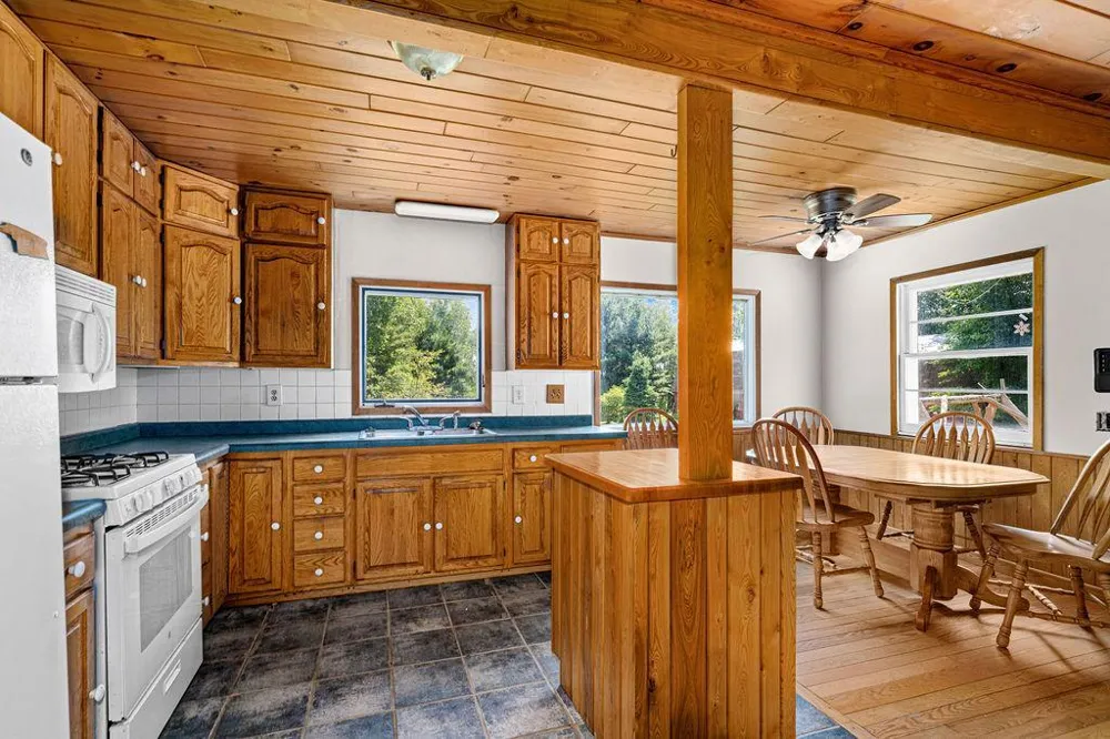2592 Strandberg Road Barnum, MN 55707