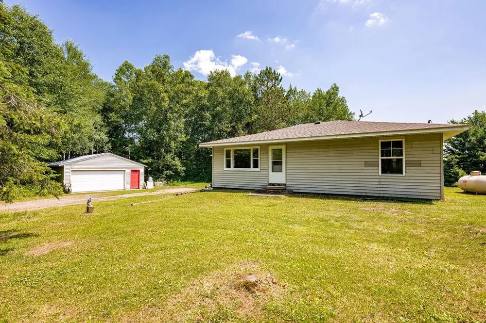 2592 Strandberg Road Barnum, MN 55707