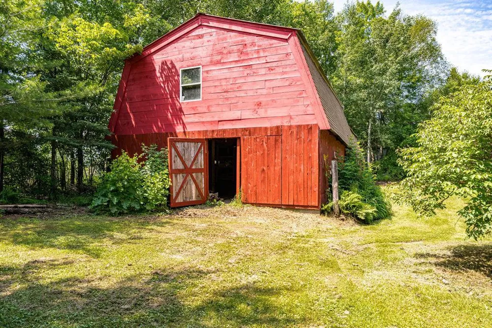 2592 Strandberg Road Barnum, MN 55707