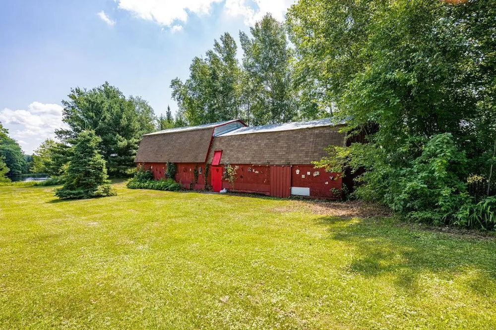2592 Strandberg Road Barnum, MN 55707