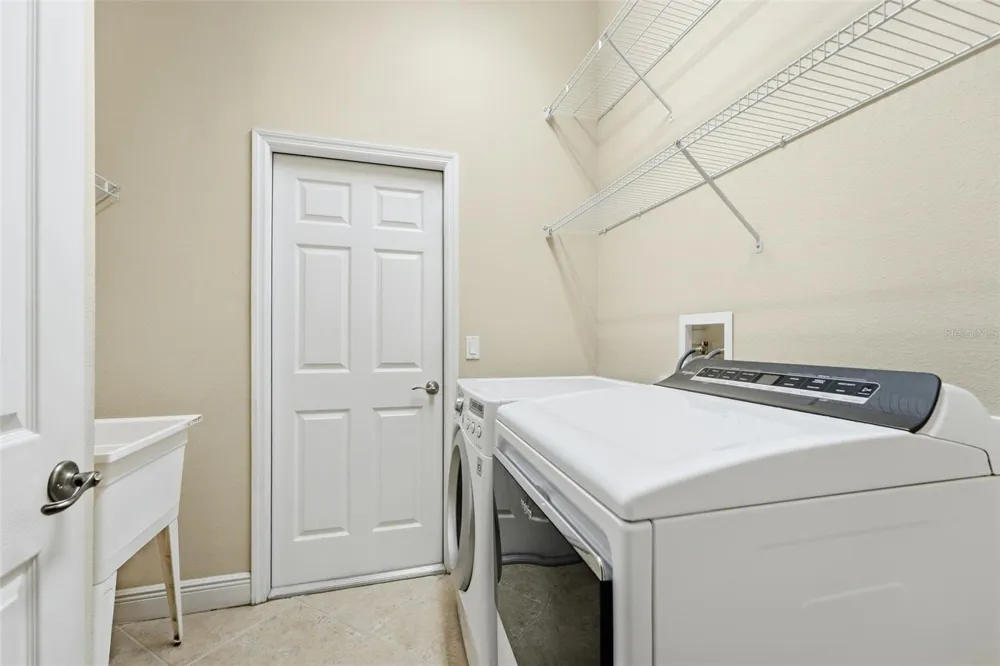 3894 SAFFLOWER TERRACE Oviedo, FL 32766