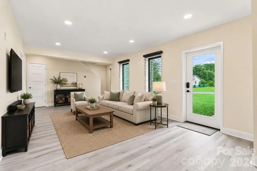 108 W Lee Avenue Bessemer City, NC 28016