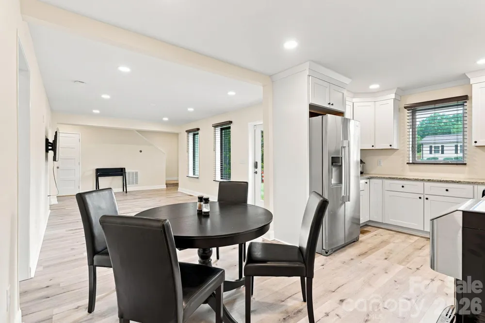 108 W Lee Avenue Bessemer City, NC 28016