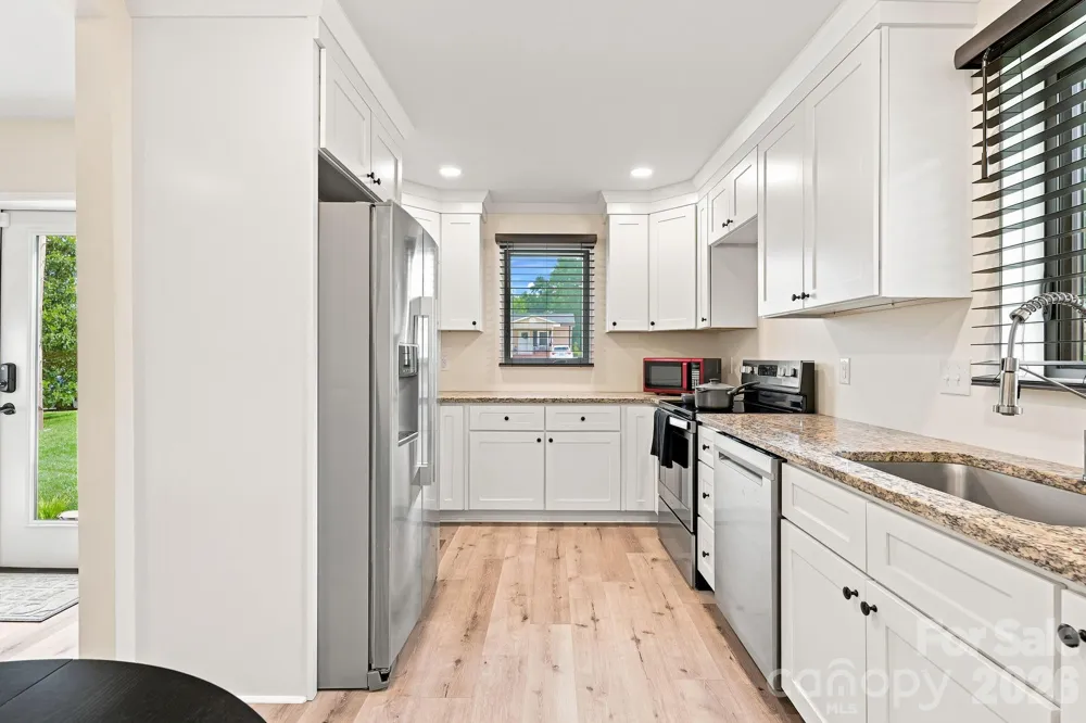 108 W Lee Avenue Bessemer City, NC 28016