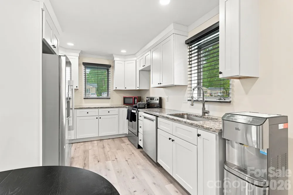 108 W Lee Avenue Bessemer City, NC 28016