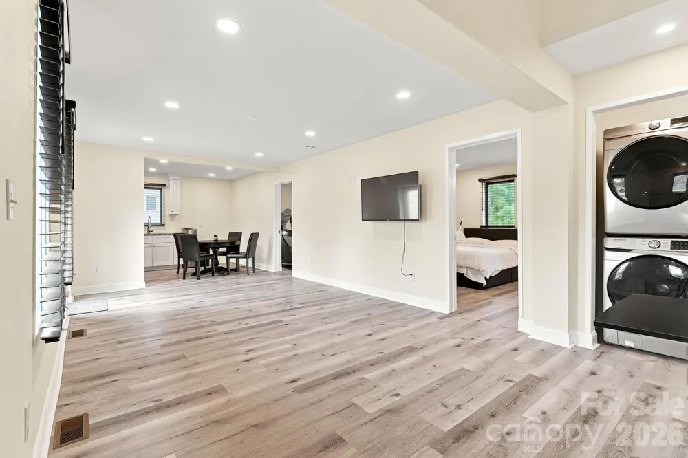 108 W Lee Avenue Bessemer City, NC 28016