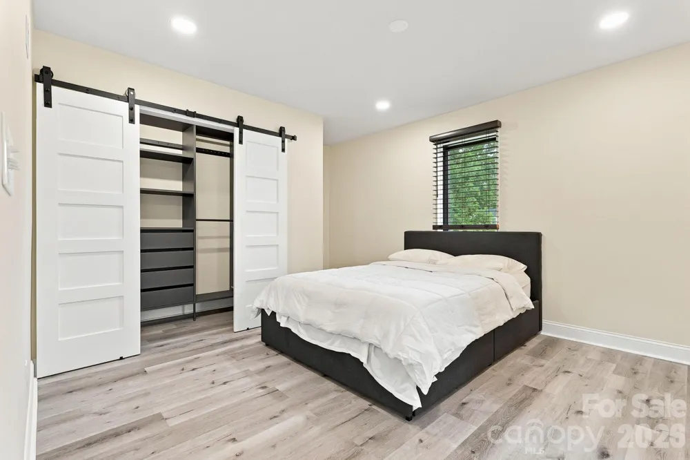 108 W Lee Avenue Bessemer City, NC 28016