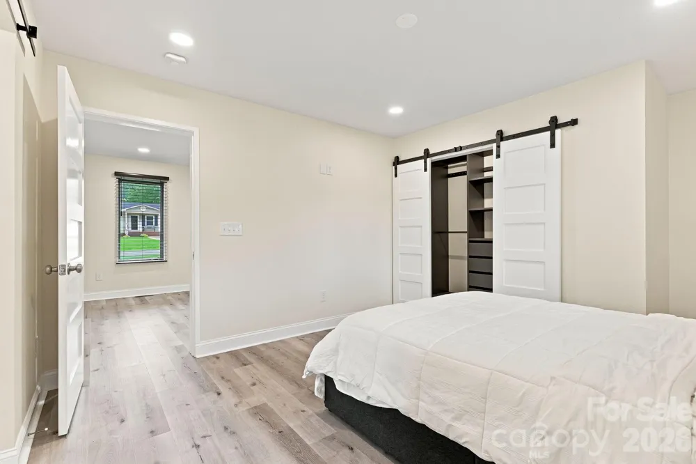 108 W Lee Avenue Bessemer City, NC 28016