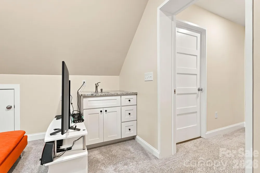 108 W Lee Avenue Bessemer City, NC 28016