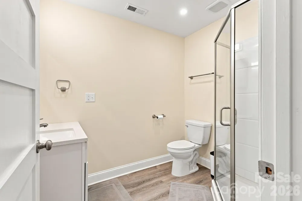 108 W Lee Avenue Bessemer City, NC 28016