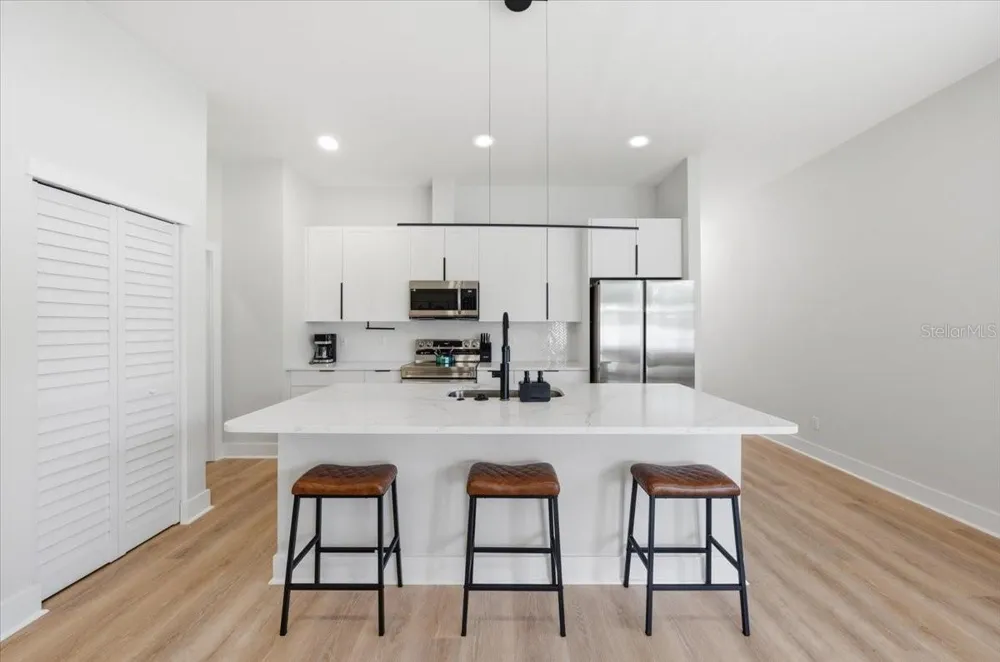 2644 42ND AVENUE St Petersburg, FL 33714