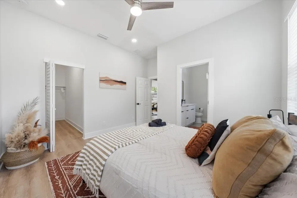 2644 42ND AVENUE St Petersburg, FL 33714