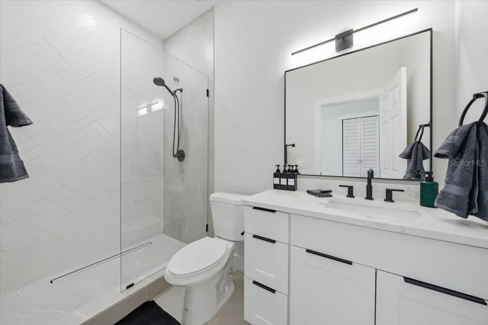 2644 42ND AVENUE St Petersburg, FL 33714