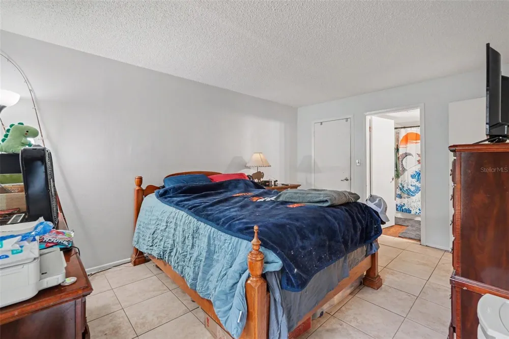 14203 SHADOW MOSS LANE #102 Tampa, FL 33613
