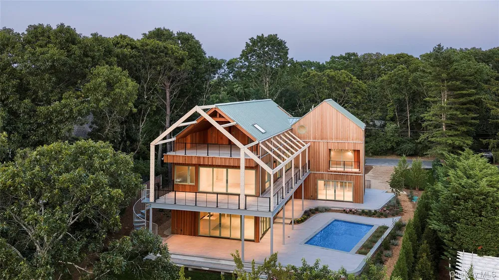 25 Bluff Point Road Sag Harbor, NY 11963