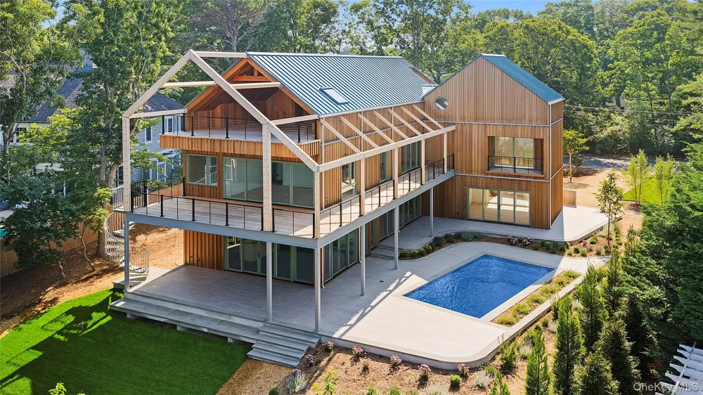 25 Bluff Point Road Sag Harbor, NY 11963