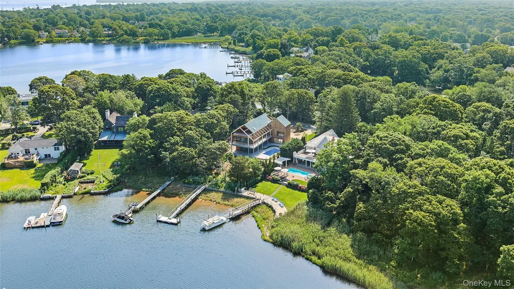 25 Bluff Point Road Sag Harbor, NY 11963