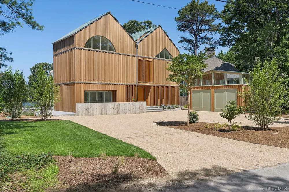 25 Bluff Point Road Sag Harbor, NY 11963