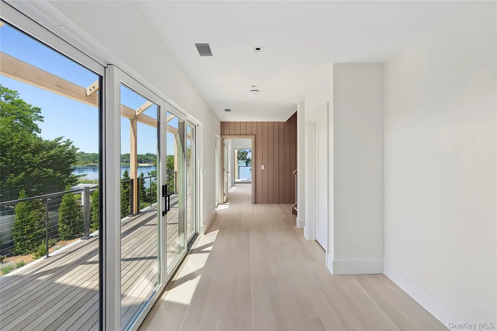 25 Bluff Point Road Sag Harbor, NY 11963