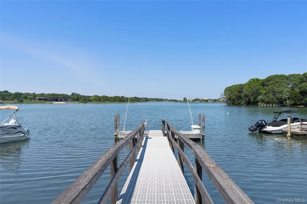 25 Bluff Point Road Sag Harbor, NY 11963